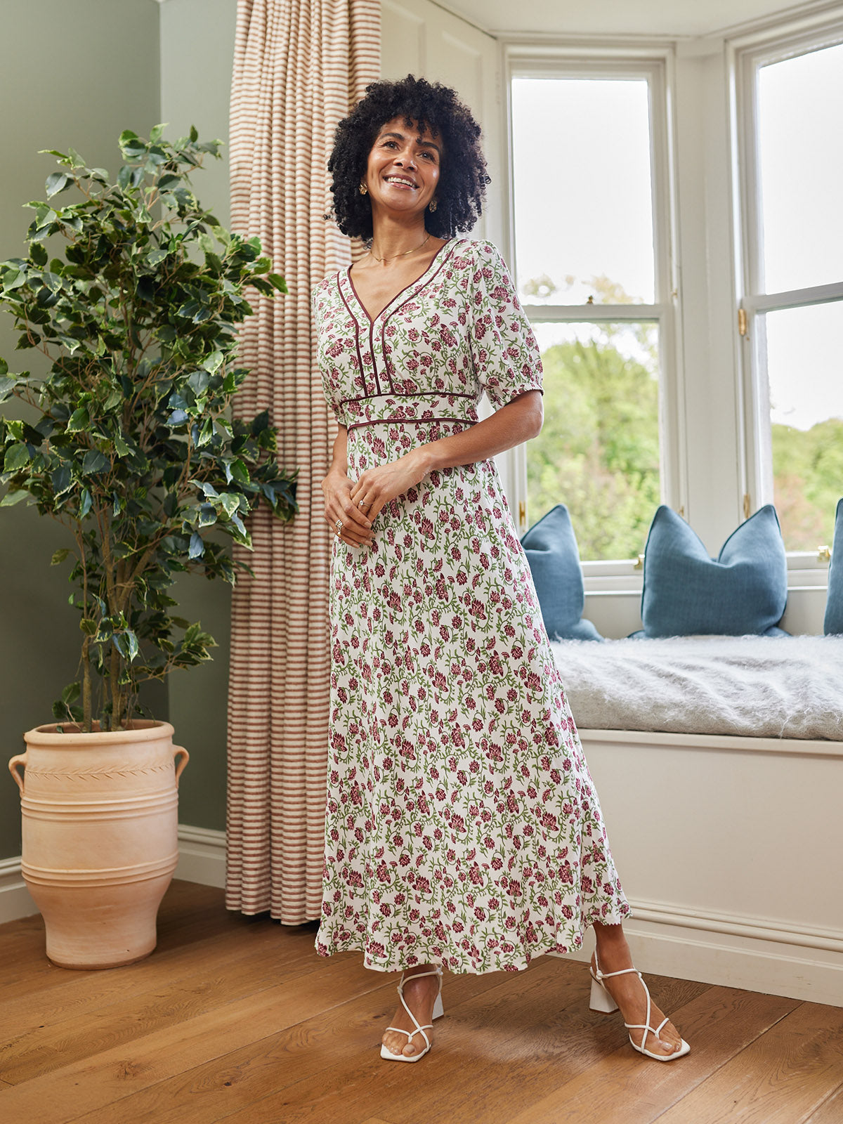 Linny Contrast Trim Dress - Pink Floral Print