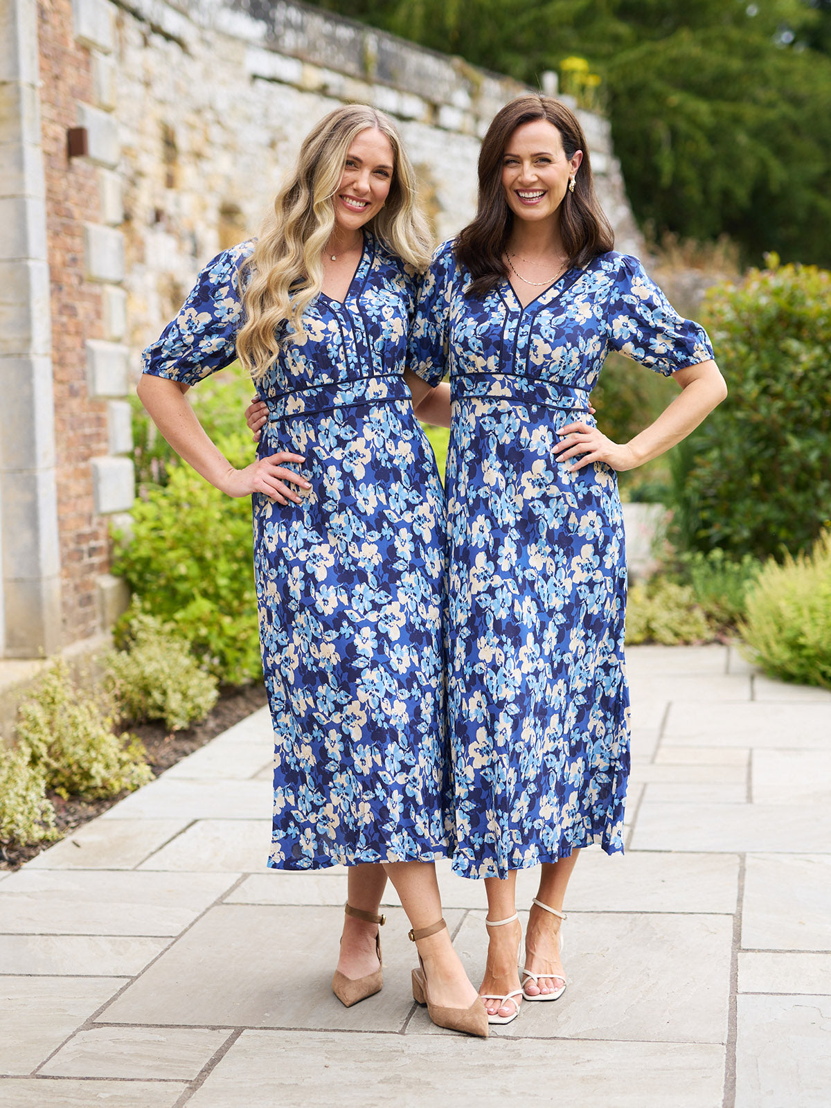 Linny Contrast Trim Dress - Blue Floral Print