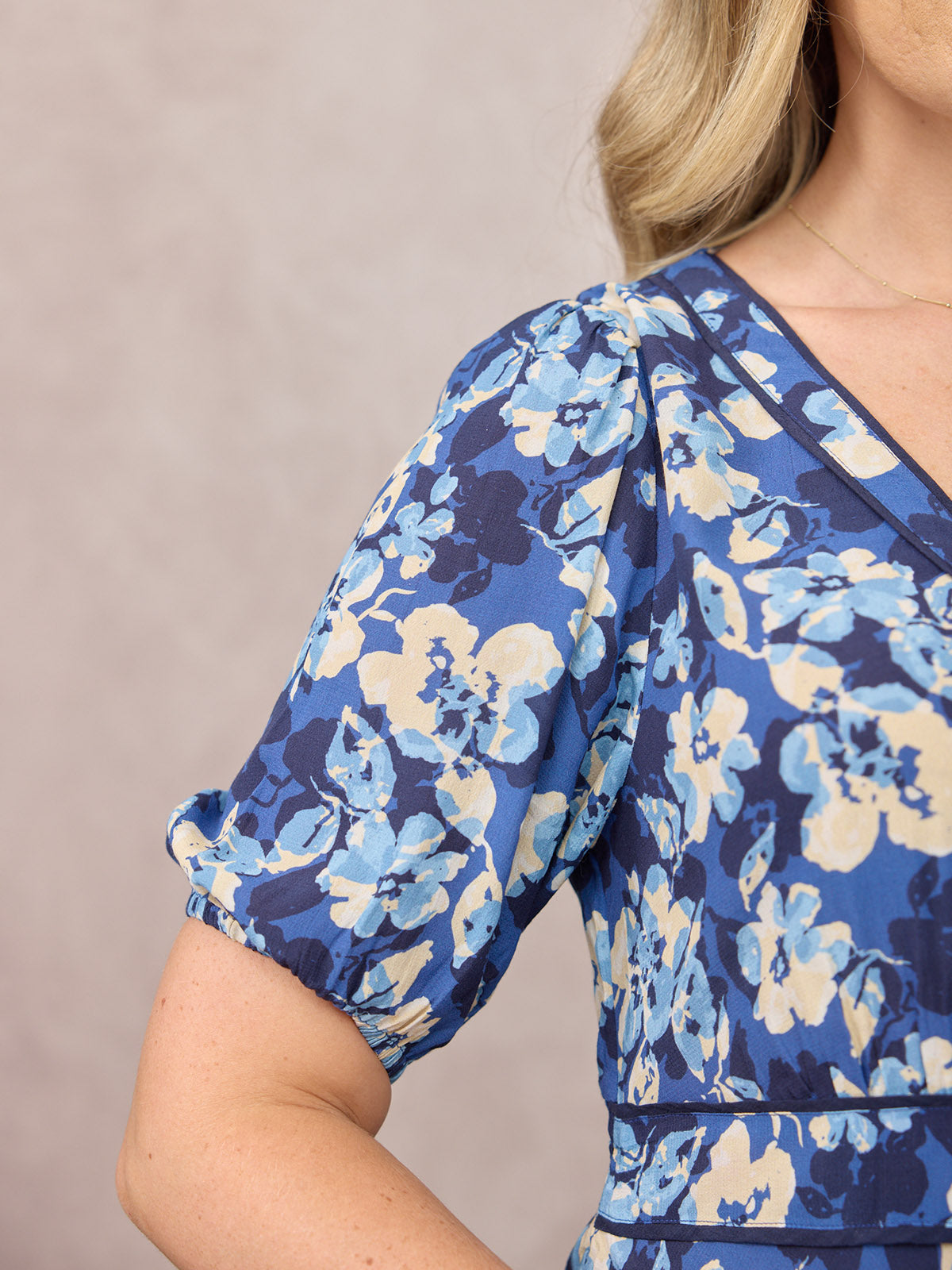 Linny Contrast Trim Dress - Blue Floral Print