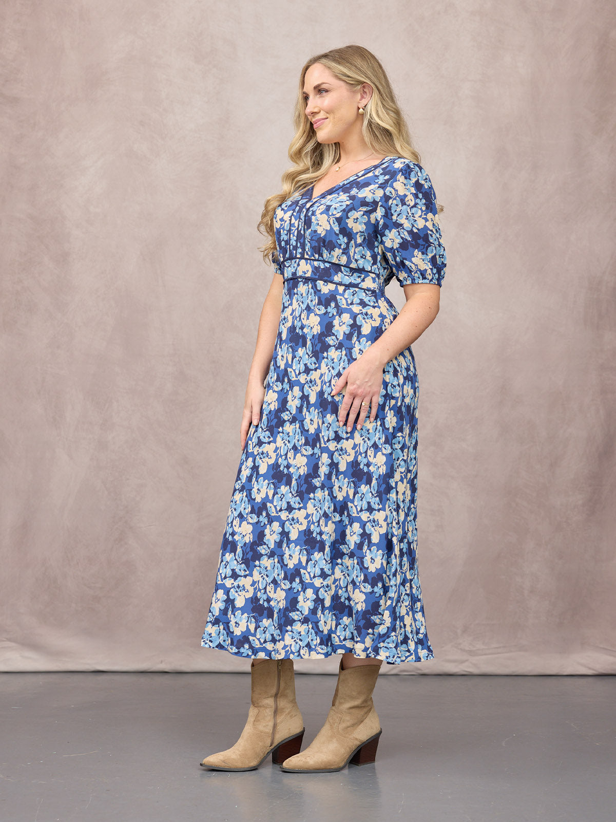 Linny Contrast Trim Dress - Blue Floral Print