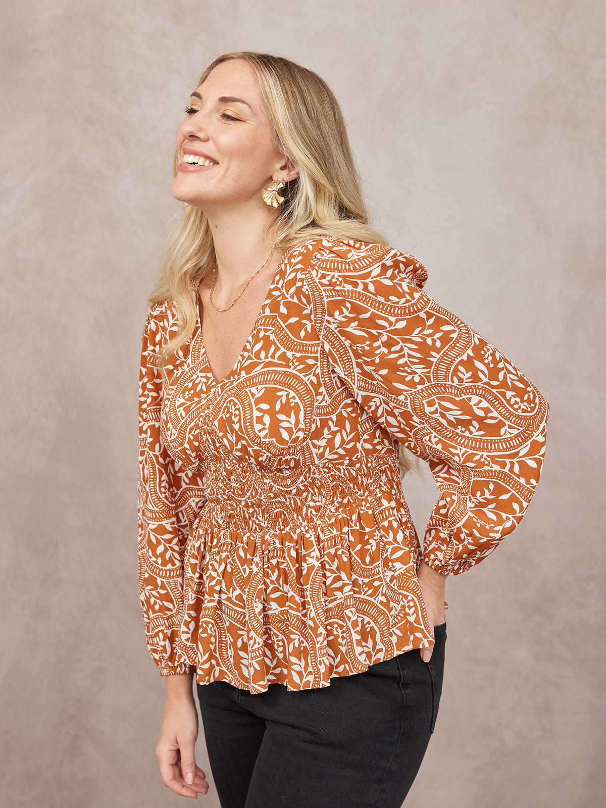 Yara Long Sleeve V-Neck Top - Burnt Orange & Ecru Block Print