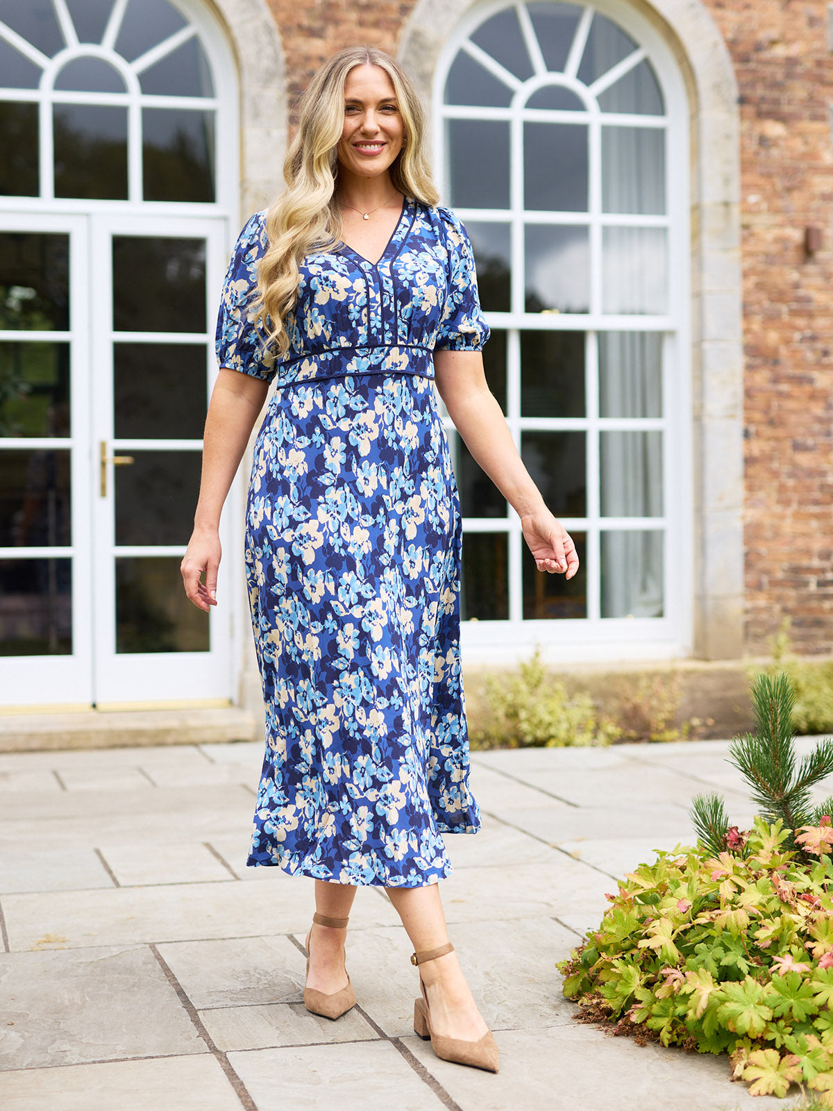 Linny Contrast Trim Dress - Blue Floral Print